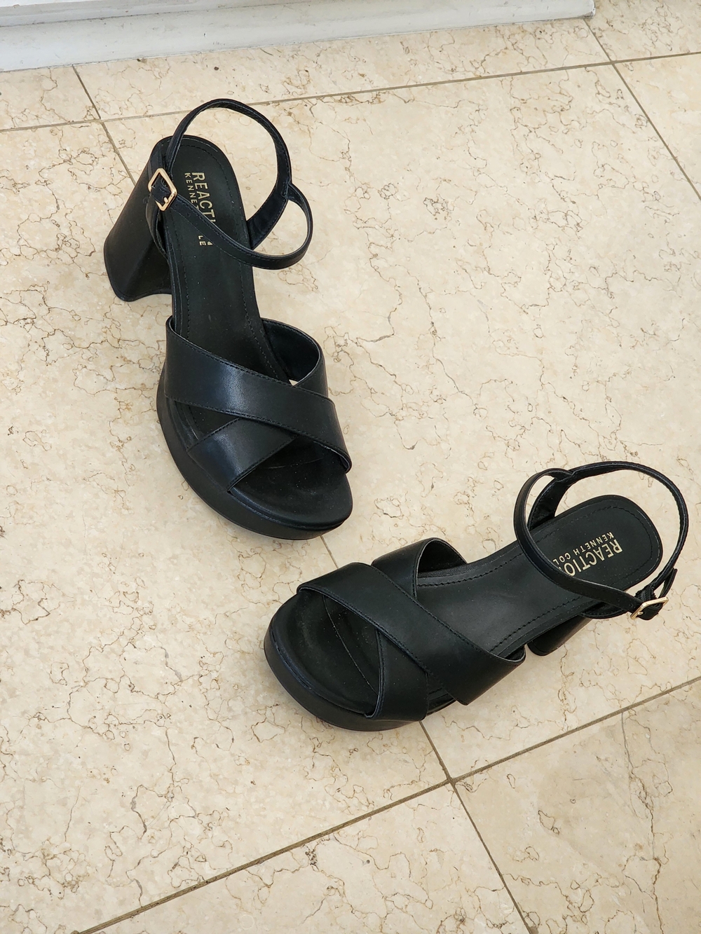 Reaction Kenneth Cole Black Platform Sandal Heel